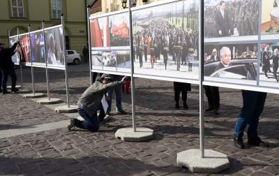 Świat czeka. Piękna wystawa na Małym Rynku - zdjęcie 17