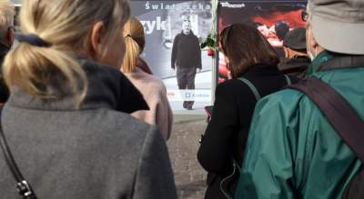 Świat czeka. Piękna wystawa na Małym Rynku - zdjęcie 8