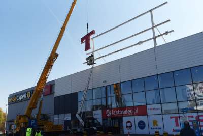 Tak Tesco znika z Krakowa. W środku też już niewiele zostało - zdjęcie 7