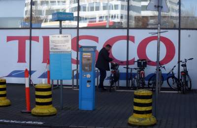 Tak Tesco znika z Krakowa. W środku też już niewiele zostało - zdjęcie 4