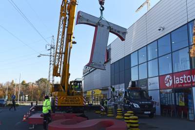 Tak Tesco znika z Krakowa. W środku też już niewiele zostało - zdjęcie 11