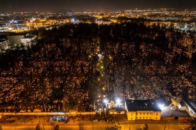 Kraków w blasku zniczy. Raz w roku taki widok - zdjęcie 6