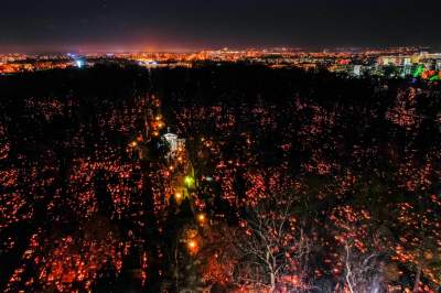 Kraków w blasku zniczy. Raz w roku taki widok - zdjęcie 5