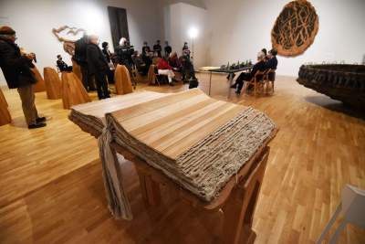 "Ursula von Rydingsvard. Tylko sztuka". Fot. Marek Lasyk - zdjęcie 11