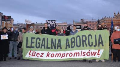 "Ani jednej więcej!" Tysiące protestujących w Krakowie - zdjęcie 8