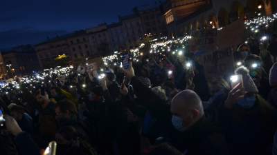 "Ani jednej więcej!" Tysiące protestujących w Krakowie - zdjęcie 19