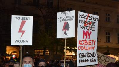 "Ani jednej więcej!" Tysiące protestujących w Krakowie - zdjęcie 20