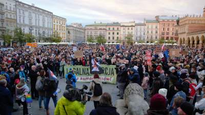 "Ani jednej więcej!" Tysiące protestujących w Krakowie - zdjęcie 4