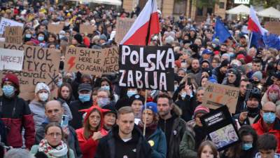 "Ani jednej więcej!" Tysiące protestujących w Krakowie - zdjęcie 5