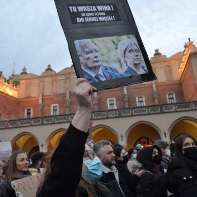"Ani jednej więcej!" Tysiące protestujących w Krakowie - zdjęcie 10