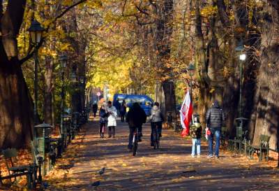 Kraków świętuje. 11 Listopada przed południem... - zdjęcie 32