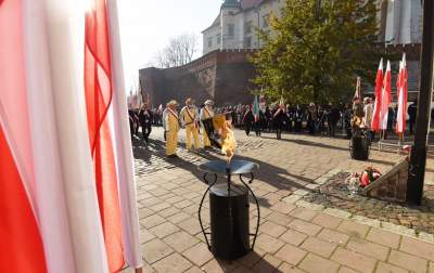 Kraków świętuje. 11 Listopada przed południem... - zdjęcie 25