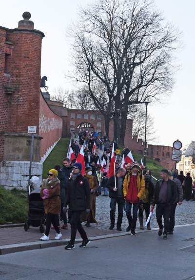 Kraków świętuje. 11 Listopada przed południem... - zdjęcie 31