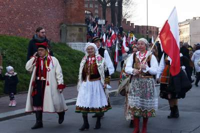Kraków świętuje. 11 Listopada przed południem... - zdjęcie 30