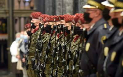 Kraków świętuje. 11 Listopada przed południem... - zdjęcie 11