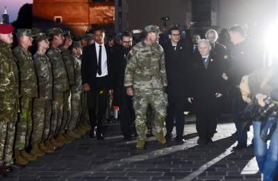 Rząd i PiS świętowali w Krakowie. Strajk Kobiet protestował - zdjęcie 3