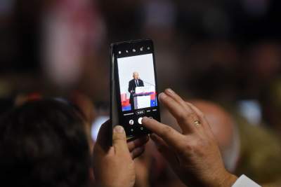 Rząd i PiS świętowali w Krakowie. Strajk Kobiet protestował - zdjęcie 23