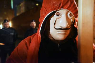 "Powitajmy Kaczyńskiego". Protest przy wjeździe na Wawel - zdjęcie 15