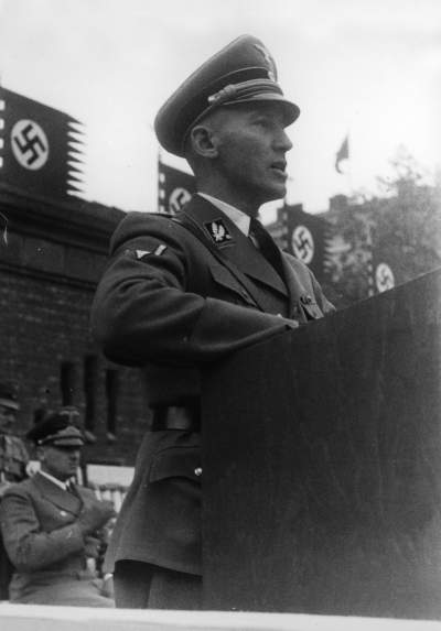 Niemieccy okupanci w Krakowie. Osiedlilo się wtedy ok. 50 tysięcy Niemców - zdjęcie 8