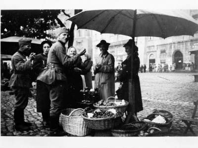 Niemieccy okupanci w Krakowie. Osiedlilo się wtedy ok. 50 tysięcy Niemców - zdjęcie 3