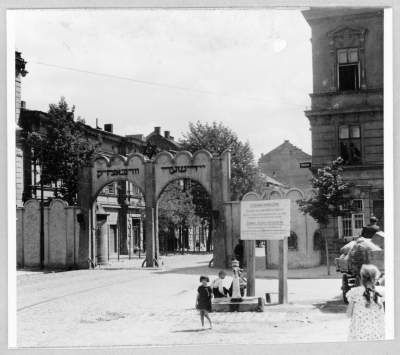 Niemieccy okupanci w Krakowie. Osiedlilo się wtedy ok. 50 tysięcy Niemców - zdjęcie 21