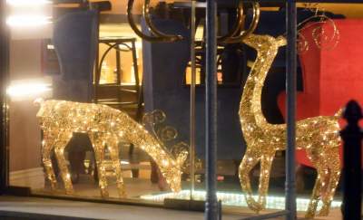 Swięta będą za miesiąc, tymczasem na Rynku Głównym... - zdjęcie 11