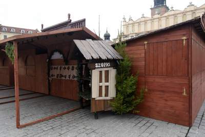 Swięta będą za miesiąc, tymczasem na Rynku Głównym... - zdjęcie 15