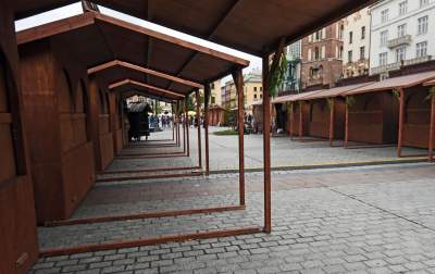 Swięta będą za miesiąc, tymczasem na Rynku Głównym... - zdjęcie 16