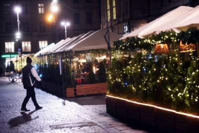 Swięta będą za miesiąc, tymczasem na Rynku Głównym... - zdjęcie 9