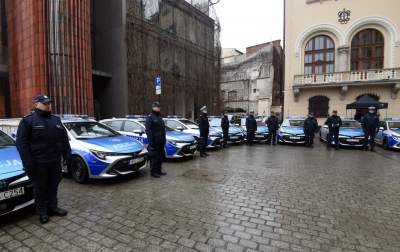 Taki prezent dostała policja od władz Krakowa... - zdjęcie 12