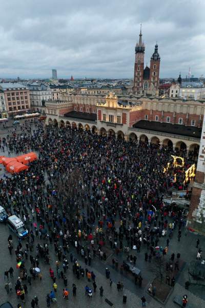 Kraków, Rynek Główny protest przeciwko LEX TVN - zdjęcie 5