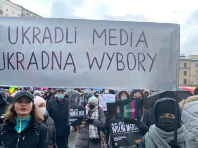 Kraków, Rynek Główny protest przeciwko LEX TVN - zdjęcie 2