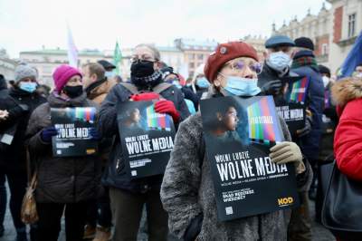 Kraków, Rynek Główny protest przeciwko LEX TVN - zdjęcie 14