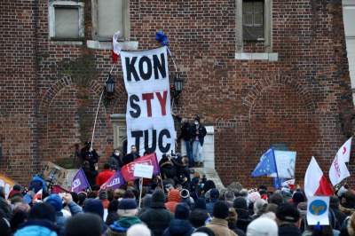 Kraków, Rynek Główny protest przeciwko LEX TVN - zdjęcie 10