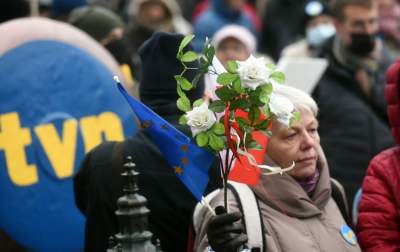 Protest w obronie wolnych mediów. fot. Marek Lasyk - zdjęcie 46