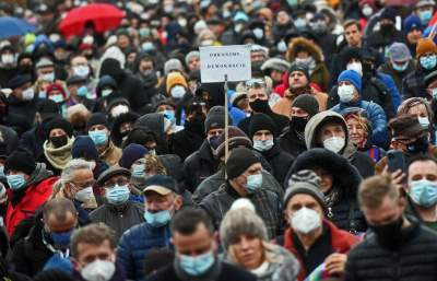 Protest w obronie wolnych mediów. fot. Marek Lasyk - zdjęcie 10