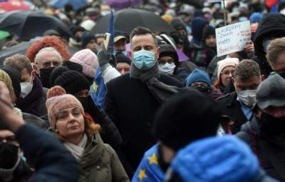 Protest w obronie wolnych mediów. fot. Marek Lasyk - zdjęcie 47