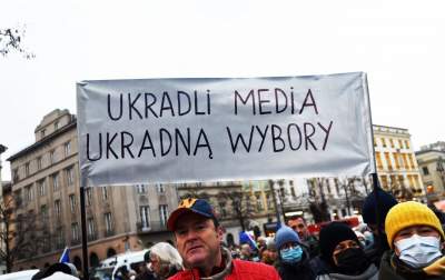 Protest w obronie wolnych mediów. fot. Marek Lasyk - zdjęcie 40