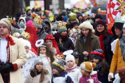 Tłumy w Orszaku Trzech Króli (Rok 2022) - zdjęcie 8