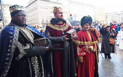 Tłumy w Orszaku Trzech Króli (Rok 2022) - zdjęcie 24