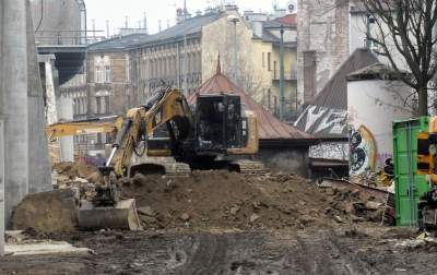 Została kamieni kupa. Część cegieł zabezpieczono - zdjęcie 21