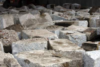 Została kamieni kupa. Część cegieł zabezpieczono - zdjęcie 14