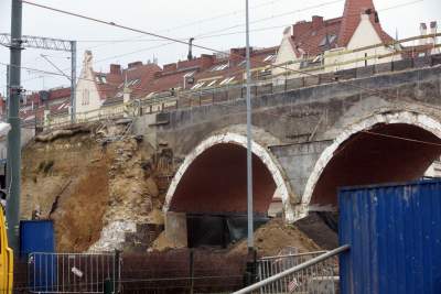 Została kamieni kupa. Część cegieł zabezpieczono - zdjęcie 7