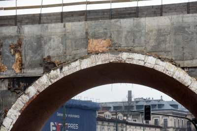 Została kamieni kupa. Część cegieł zabezpieczono - zdjęcie 8