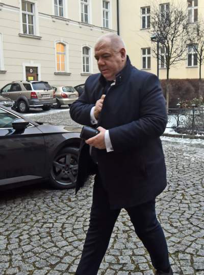 "Sasin zapina wszystko na ostatni guzik". Z cyklu politycy w (krzywym) obiektywie Lasyka - zdjęcie 2