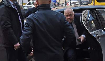 "Sasin zapina wszystko na ostatni guzik". Z cyklu politycy w (krzywym) obiektywie Lasyka - zdjęcie 1