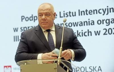 "Sasin zapina wszystko na ostatni guzik". Z cyklu politycy w (krzywym) obiektywie Lasyka - zdjęcie 8