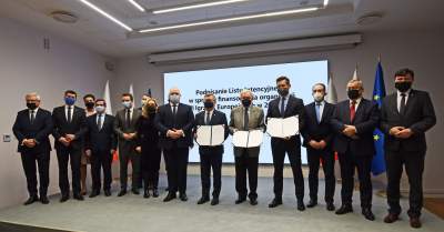 "Sasin zapina wszystko na ostatni guzik". Z cyklu politycy w (krzywym) obiektywie Lasyka - zdjęcie 12