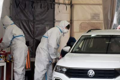 Znów ustawiają się tu kolejki. Długie czekanie na test - zdjęcie 7