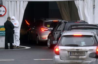 Znów ustawiają się tu kolejki. Długie czekanie na test - zdjęcie 12